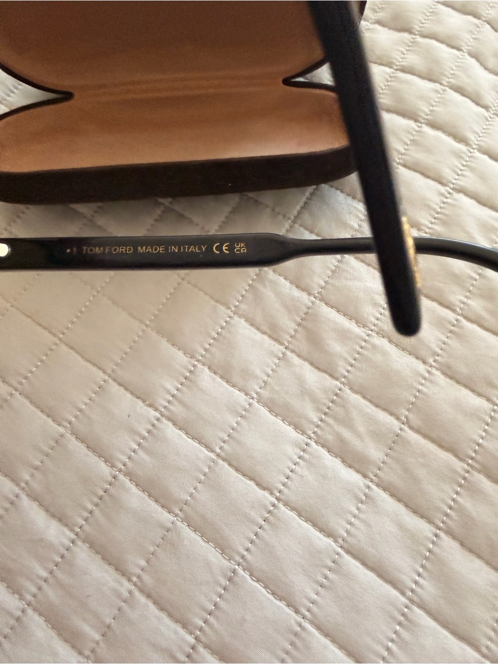 Tom Ford women ‘s Black & Yellow Lens Sunglasses - Picture 2 of 5